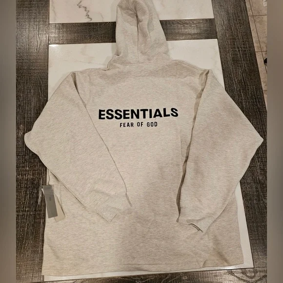 NWT Fear of God Essentials Light Relaxed Hoodie - Oatmeal Size Large - Picture 3 of 3